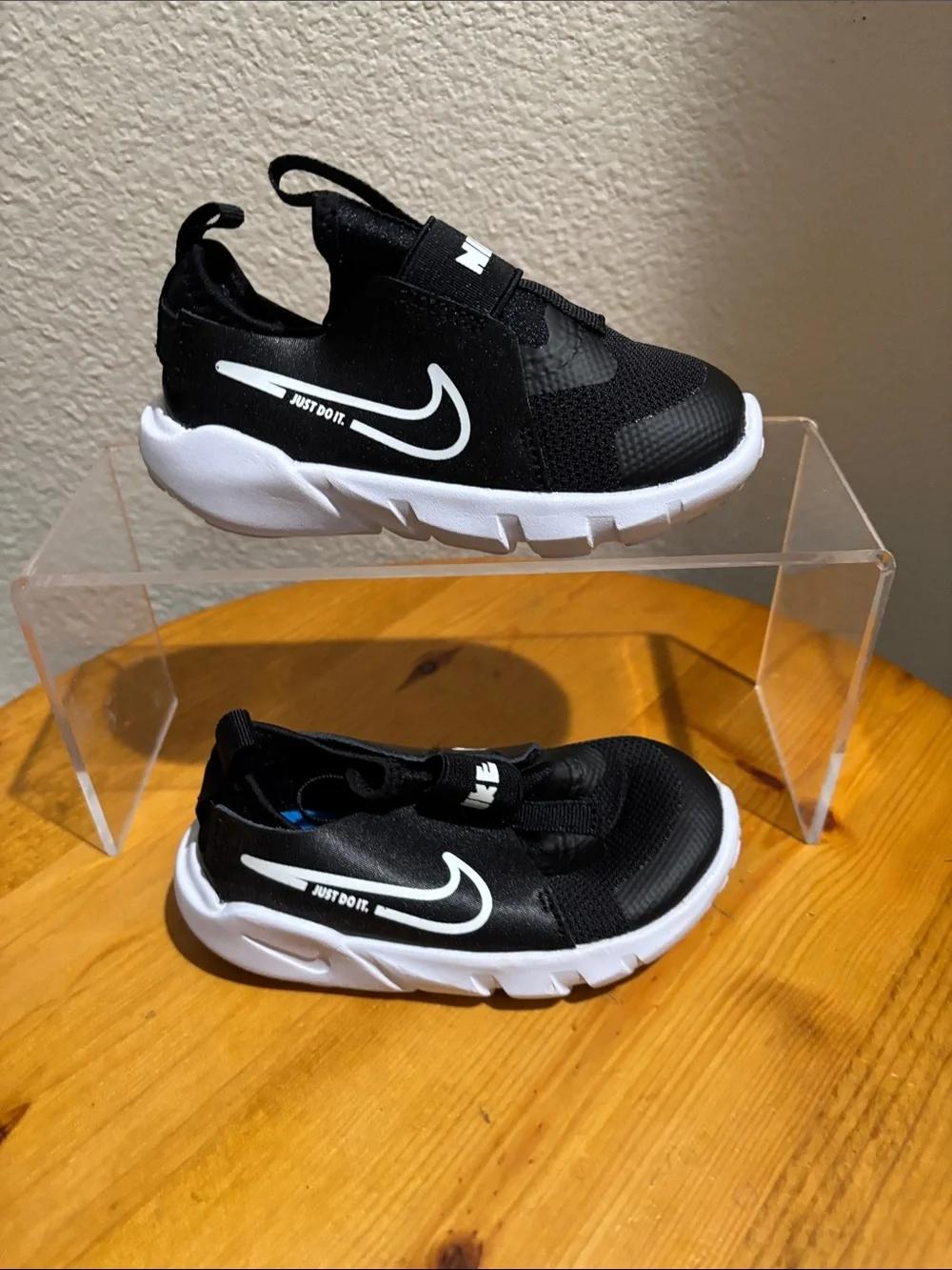 Nike Kids Black and White Slip-On Sneakers with Hook Strap 7C